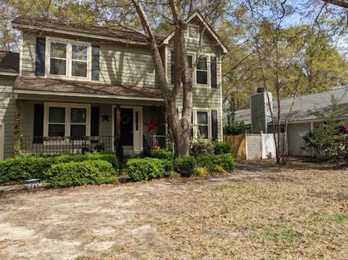 466 Mount Royall Dr, Mount Pleasant SC  29464-6211 exterior