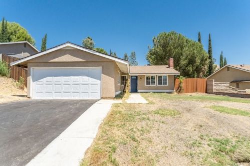 30322 Honeysuckle Hill Dr, Santa Clarita, CA 91387-1524