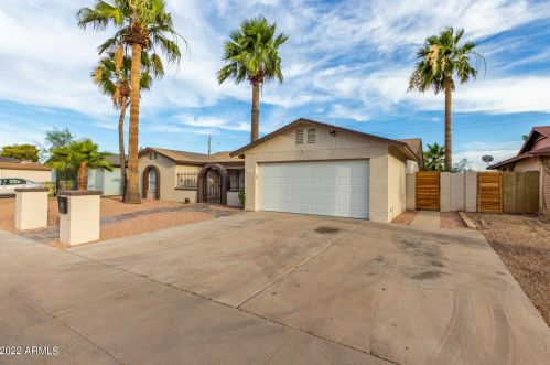 4833 Becker Ln, Glendale, AZ 85304-4301