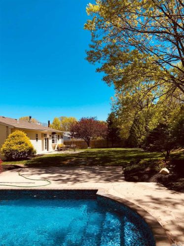 12 Sandpiper Ln, South Setauket, NY 11720-4336