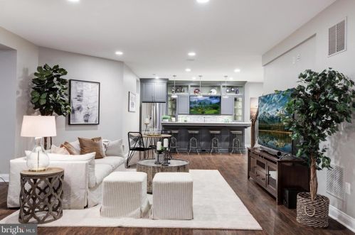 18506 Pelicans Nest Way, Leesburg VA  20176-3963 exterior