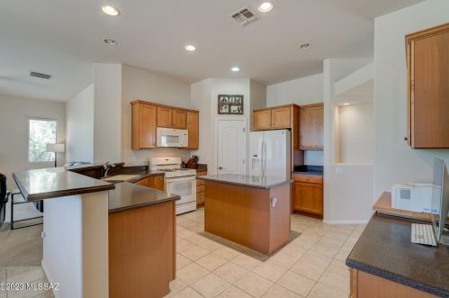 3684 Prism Sky Dr, Tucson AZ  85735-5185 exterior