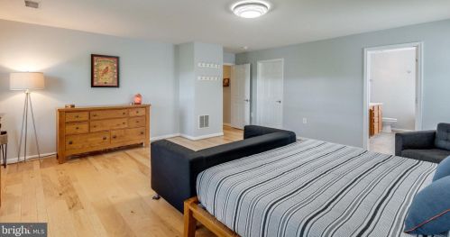 167 Alpine Dr, Leesburg VA 20175-6172 exterior