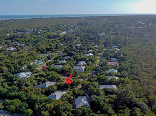 1826 Farm Trl, Sanibel FL  33957-4118 exterior