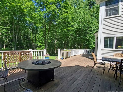 2 Revere Dr, Ridgefield, CT 06877-3624