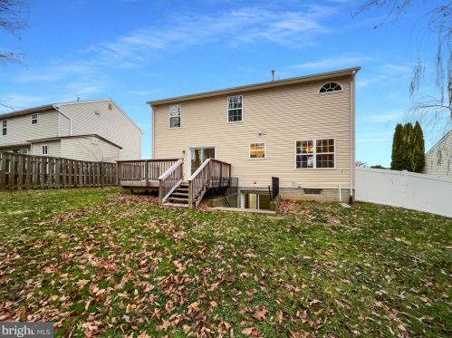 5765 Rhode Island Dr, Woodbridge VA  22193-3830 exterior