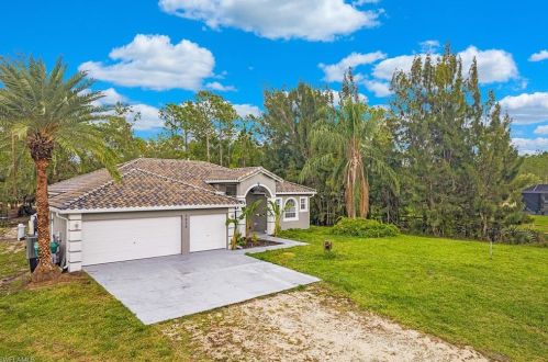 3935 10th Ave, Naples FL  34117-9153 exterior