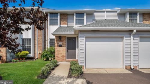 706 Springhouse Ct, Lansdale, PA 19446-4350