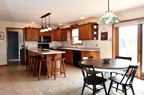 4438 Bachman Dr, Schnecksville PA  18078-2246 exterior