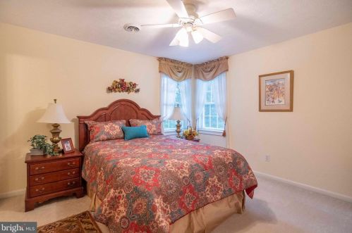 160 Manor Dr, Edinburg VA  22824-3579 exterior