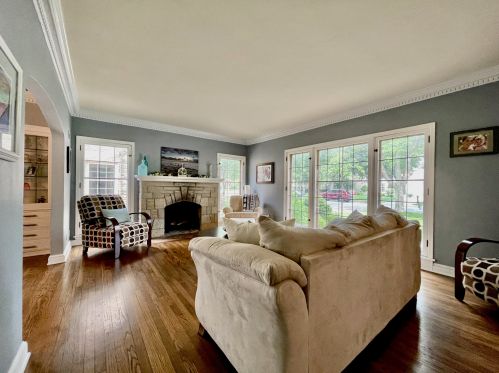 5755 Kent Ave, Milwaukee, WI 53217-4725