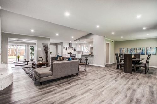 10905 Damon Ln, Dallas TX  75229-3839 exterior