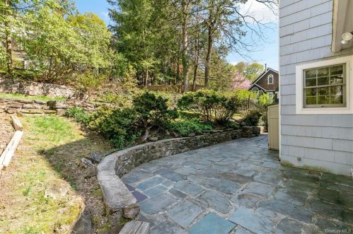 59 Orchard Ridge Rd, Chappaqua NY  10514-2731 exterior