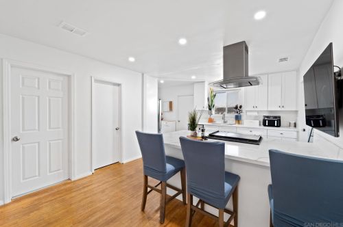 843 Goldenrod St, Escondido CA  92027-1709 exterior