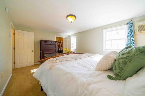 115 Fieldstone Dr, Londonderry NH  03053-2709 exterior