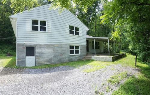 384 Back St, Loyalsockville, PA 17754-8570