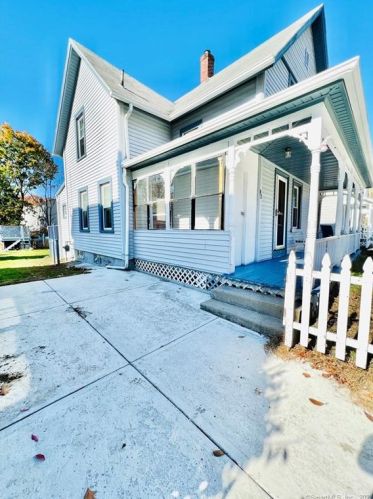 82 North St, Norwich, CT 06360-3713