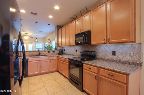 1325 Linda Dr, Casa Grande AZ  85122-3352 exterior