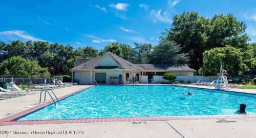 33 Azalea Cir, Jackson Twp NJ  08527-2555 exterior