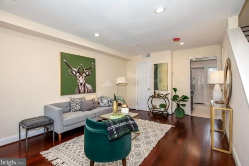 1527 K St, Washington, DC 20003-3240