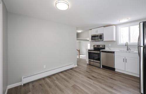 54 Abbott St, Nashua NH  03064-2103 exterior