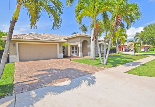 100 Fernwood Cres, West Palm Beach, FL 33411-4954