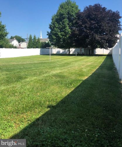 121 Grn St, Camp Hill PA  17011-6552 exterior