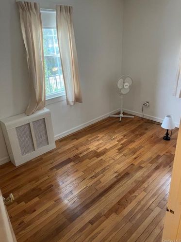 2562 Flint Ave, Bronx NY  10475-1004 exterior