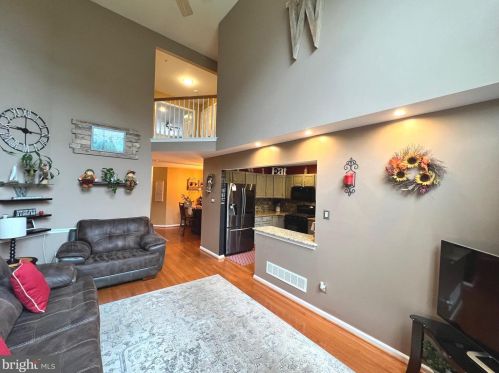 324 Glenn Rose Cir, Norristown PA 19406-1783 exterior