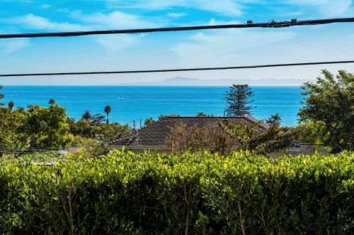 1539 Cliff Dr, Santa Barbara CA  93109-1733 exterior