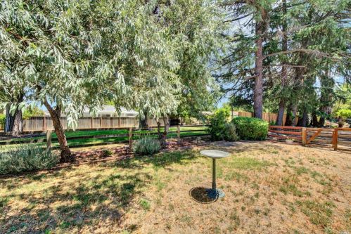 129 Rainier Cir, Vacaville CA  95687-3309 exterior