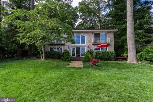 11310 Shore Rd, Herndon, VA 20190-4440