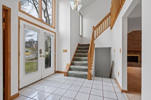 2409 Traci Dr, Pittsburgh, PA 15237-1627