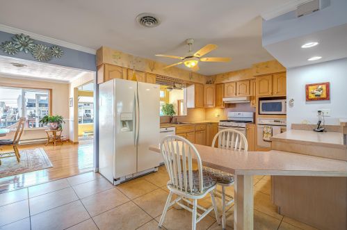 1032 Orlando Dr, Lacey NJ  08731-5510 exterior