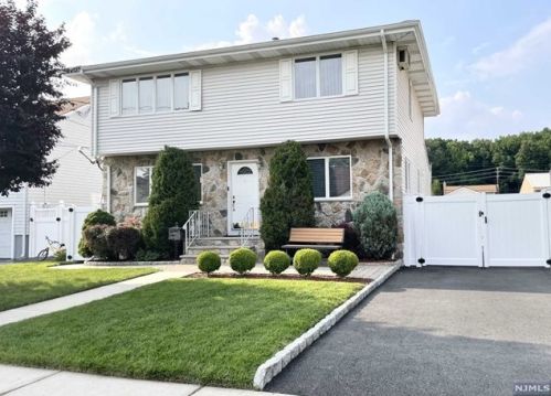 237 Philip Ave, Elmwood Park, NJ 07407-2710