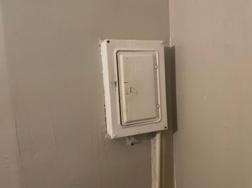 1964 Finn Pl, Milwaukee WI 53206-1338 exterior