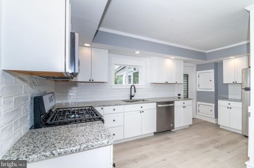 246 Queen St, West Deptford NJ  08096-2254 exterior