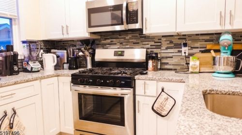 68 Kuna Ter, Irvington NJ  07111-2919 exterior