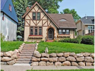 3438 Saint Paul Ave, Minneapolis, MN 55416-4343