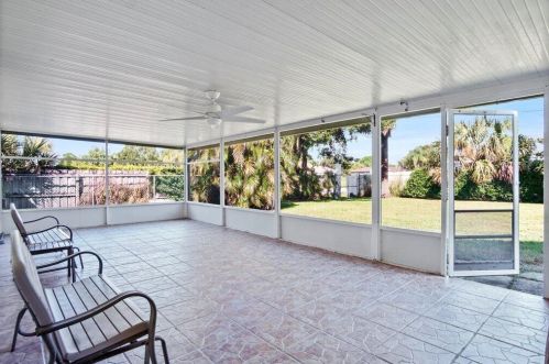 1085 Canary Ter, Fort Pierce FL  34953-1818 exterior