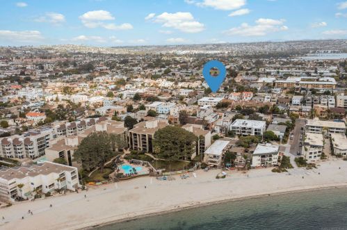 3985 Riviera Dr, San Diego CA 92109-5841 exterior