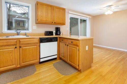 77 Dorchester Way, Nashua NH 03064-8121 exterior