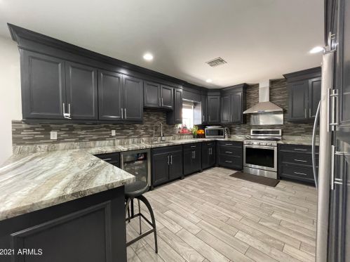 526 Carter Rd, Phoenix, AZ 85042-5409