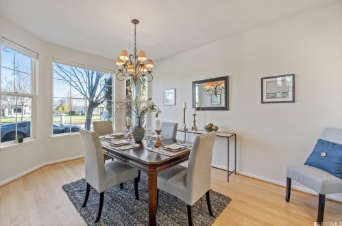 600 Landmark Ln, Redwood City CA  94065-2888 exterior