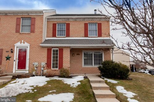 3446 Foxfield Cir, Perkiomenville, PA 18074-9429