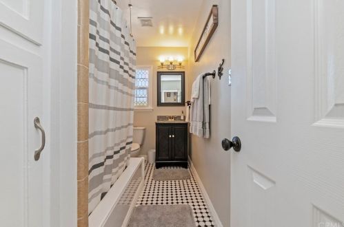 4875 Sunnyside Dr, Riverside CA  92506-2379 exterior