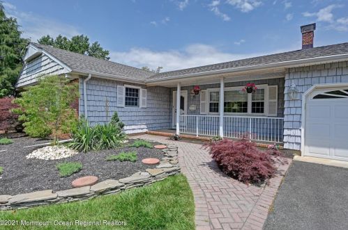 154 Koster Dr, East Freehold, NJ 07728-2837