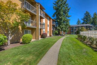 23231 Highway 99, Edmonds WA  98026-8743 exterior