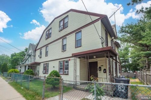 82 Charles St, Englewood, NJ 07631-2601