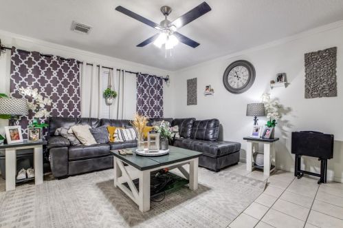 910 Calm Creek Ct, Channelview TX  77530-2872 exterior